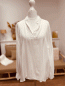 Preview: Feine Bluse "DORO" kann von Größe 36-42 getragen werden, Weiß