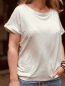 Preview: T-Shirt aus Viskose mit Satin-Details "TESSA" kann von Größe 36-42 getragen werden, Wollweiß