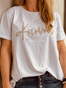 Shirt mit Strass "KARMA" kann von Größe 36-44 getragen werden, Weiß-Gold