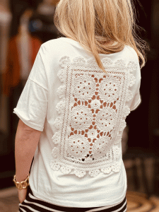 Wundervolles Shirt mit toller Häkelspitze am Rücken "ANNABELL" kann von Größe 36-42 getragen werden, Wollweiß