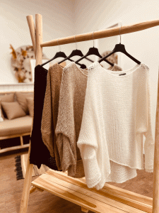 Leichter Grobgestrickter Pullover "BETTY" kann von Größe 36-42 getragen werden, verschiedene Farben
