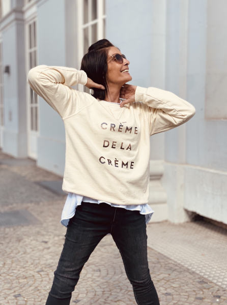 Cooler Sweater "CREME-DE-LA-CREME" kann von Größe 36-42 getragen werden, Creme