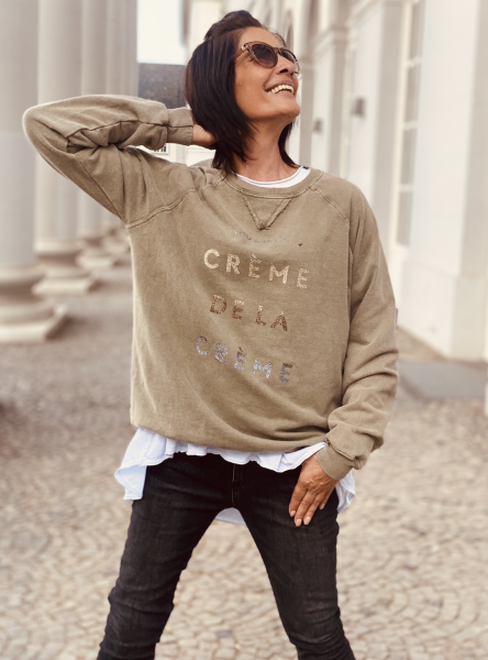 Cooler Sweater "CREME-DE-LA-CREME" kann von Größe 36-42 getragen werden, Khaki