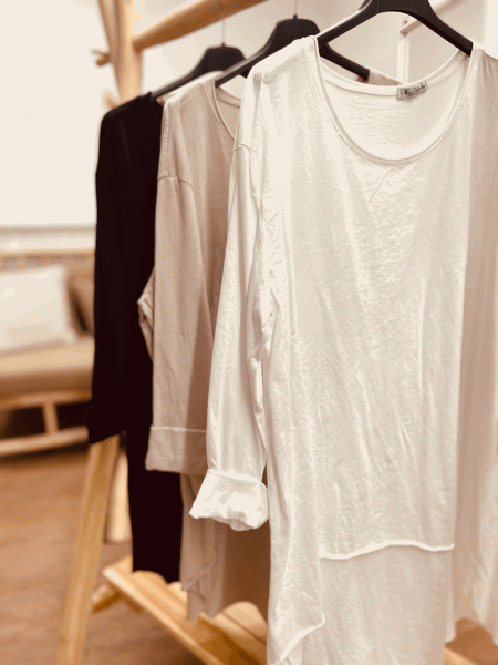 Oversize Longshirt mit Rundhals-Ausschnitt "Bea" kann in Größe 36-46 getragen werden, verschiedene Farben