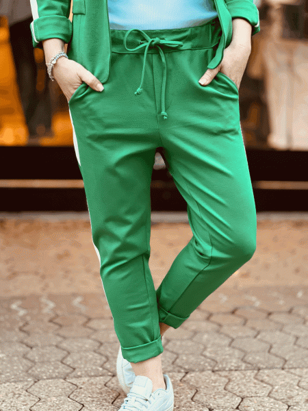 HERZALLERLIEBST - Chino Hose im Jogger-Style mit Seiten Streifen „NORA" in den Größsen S-XL wählbar, verschiedene Farben