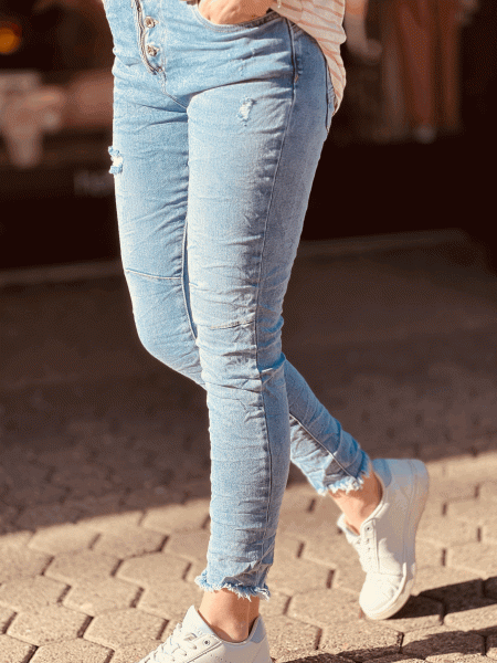 HERZALLERLIEBST - Super bequeme Jeans "AMIRA" mit Reißverschluss und Knopfleiste, in den Größen XS-XL wählbar, Light Denim